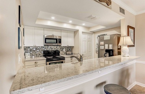 Fernandina Beach Condo | Beyond the Horizon: Oceanfront Sunrise Escape