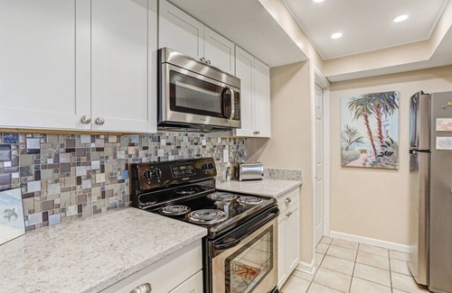 Fernandina Beach Condo | Beyond the Horizon: Oceanfront Sunrise Escape