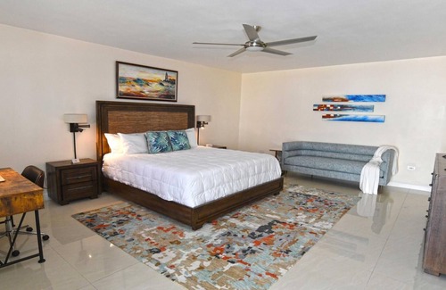 St.Bran's Burg Apartment | Beyond The Sea Wave - King Garden View (lower level)