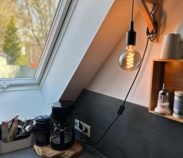 Waldershof Apartment | Bezaubernde Ferienwohnung mit Rosengarten