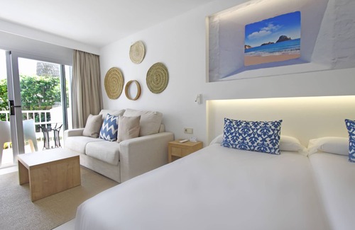 Portinatx Hotel | BG Hotel Portinatx Beach Club