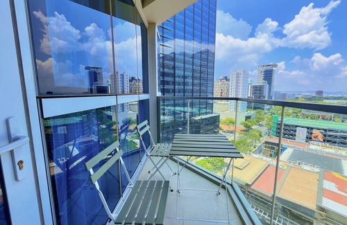 Pinagsama Condo | BGC Luxury Condo - Balcony, Pool, Wi-Fi - Suite 8