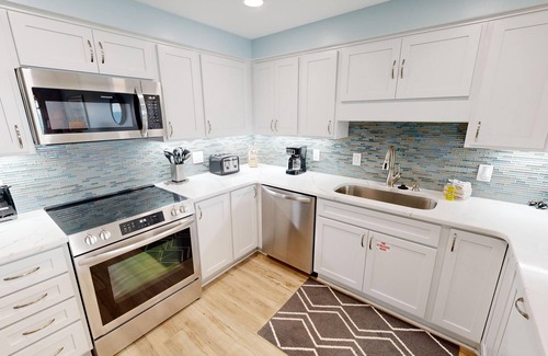 Fort Walton Beach - Destin Condo | BH 404C is a Stunning 2 BR with Seasonal Beach Service