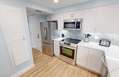 Fort Walton Beach - Destin Condo | BH 404C is a Stunning 2 BR with Seasonal Beach Service