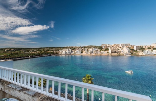 St. Paul's Bay Apartment | BH4 - Seafront 3 bedroom apt. BBQ Terrace, quiet area & easy parking/busses