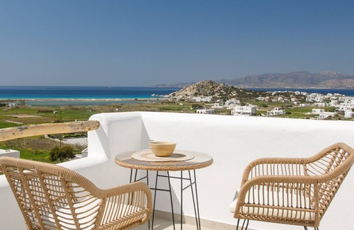 Mikri Vigla Apartment | BH402 - C - Suite Naxos