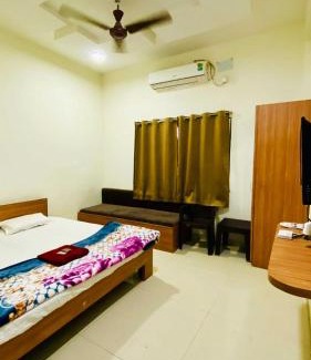 Omkareshwar Hotel | Bhavsar Residency and Garden