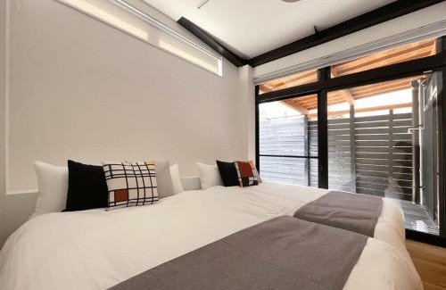 Hatsukaichi Apartment | bHOTEL Kaniwasou 101 1BR good for 10PPL in the scenic Island of Miyajima