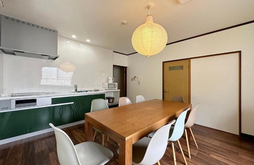 Hatsukaichi Apartment | bHOTEL Kaniwasou 301 Minute walk from Miyajima Pier for 11ppl