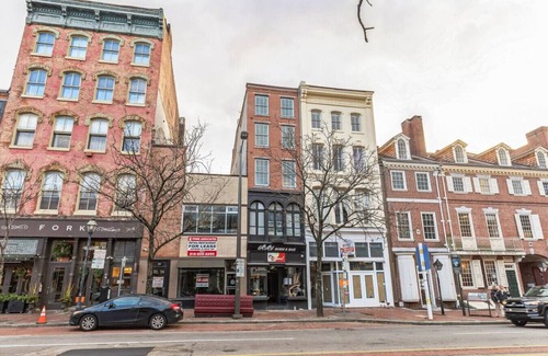 Center City East Apartment | Bi-Level 2B Loft | Old City (4R)