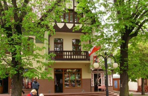 Polanica-Zdroj House | Biały na poddaszu