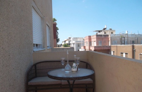 Tel Aviv City Center Apartment | Bialik Street -Gorgeous Bauhaus Apartment in Historic Building 110M 2 Balconies