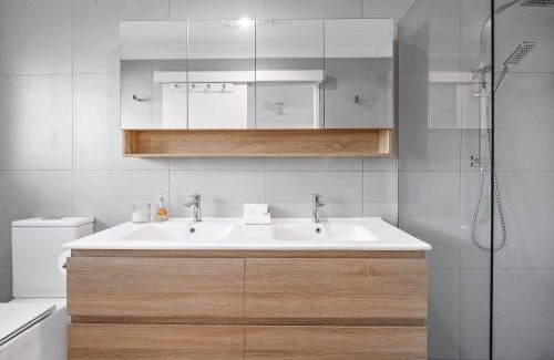 Mermaid Waters House | Bianco By Khove