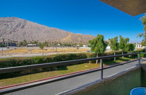 Downtown Palm Springs House | Biarritz Bliss by Oranj Palm