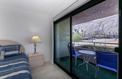 Downtown Palm Springs House | Biarritz Bliss by Oranj Palm