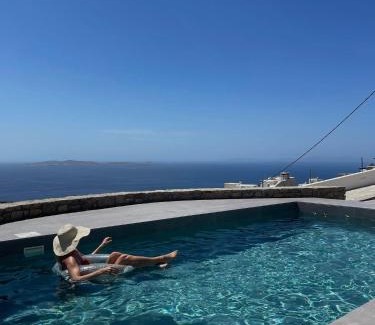 Faros Armenistis Apartment | Biatriza’s summer shelter