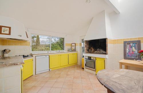 Est Villa | Bibémus