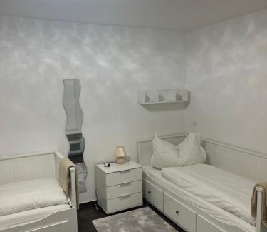 Hasenbergl-Lerchenau Ost Apartment | Bibis Ferienwohnung