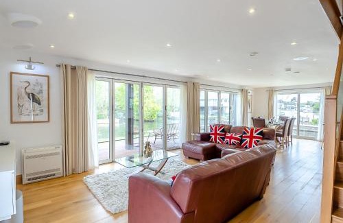 Wroxham House | Bide-A-Wee
