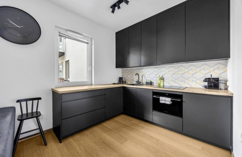Bielany Apartment | Bielany Business - Balcony, Parking - by Rentujemy