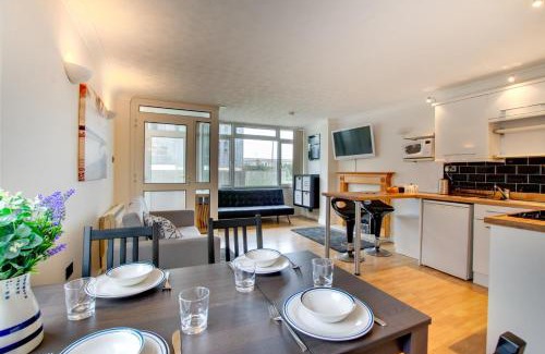 West Bay Apartment | Bielsa