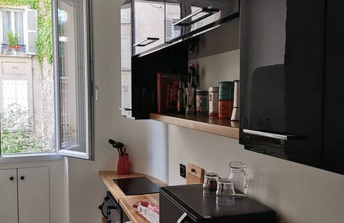 19th Arrondissement Apartment | Bienvenue à Paris 19 :)
