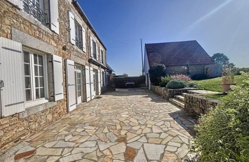 Jullouville House | Bienvenue au Gîte Cassa