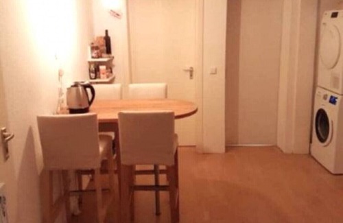 Hohenfelde Apartment | Big 5 Room City Apartment+Metro,Clean+free Wifi