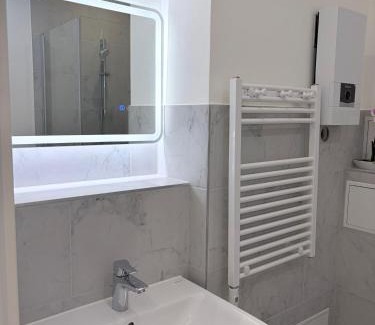 Tiergarten Apartment | BIG 7RMS City Central Loft, 1ALocation