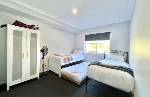 North Adelaide House | Big Apartment Free Wifi Gated Parking Aircon
