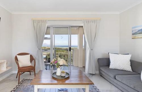 Trawal Apartment | Big Bay Beach Club 22 Bloubergstrand