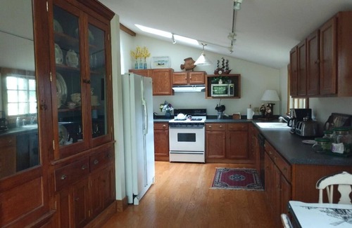 North East House | Big Beach Fantastic Lakeview Private Lake and Beach Access Close to Wineries