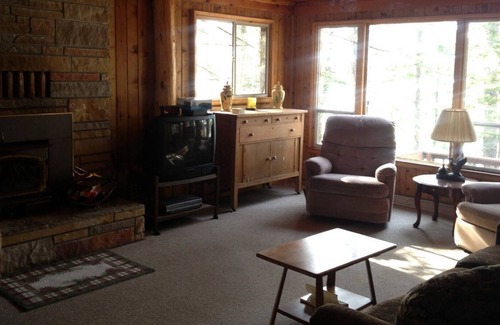 Johannesburg Cottage | Big Bear Lake Cottage with 150' of Lakefront - Great Swimming, Boating & Fishing
