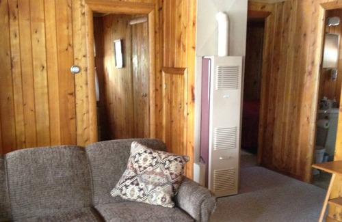Johannesburg Cottage | Big Bear Lake Cottage with 150' of Lakefront - Great Swimming, Boating & Fishing