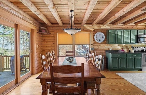 McGaheysville House | Big Bear Lodge: Massanutten Escape - Sleeps 14, 2 Min to Slopes