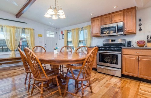 Midtown Ocean City Condo | BIG, beautiful; just steps to beach, OCEANblock! 2nd floor w/ocean & bay views.