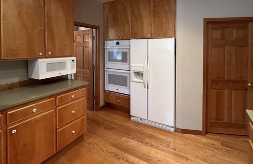 Black Butte Ranch House | Big, Beautiful Golf Home, sleeps 14, situated on the golf course