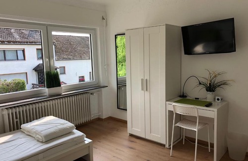 Hunerbach House | Big Ben's Guesthouse
