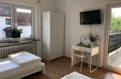 Hunerbach House | Big Ben's Guesthouse