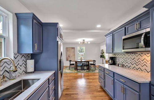 Durham House | “Big Blue” - newly renovated, private historic home, rec room, central to all!