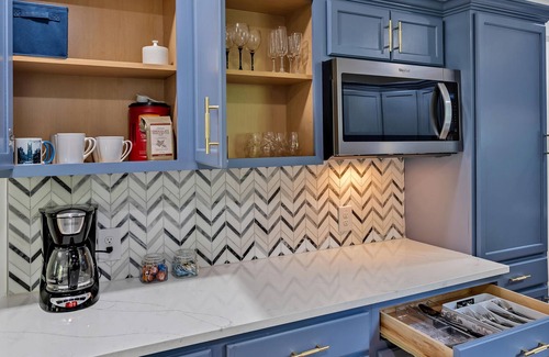 Durham House | “Big Blue” - newly renovated, private historic home, rec room, central to all!