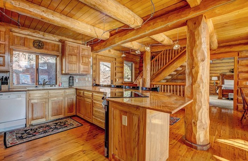 Estes Park House | Big Boulder Mountain Retreat - Amazing Views + Sleeps 12!