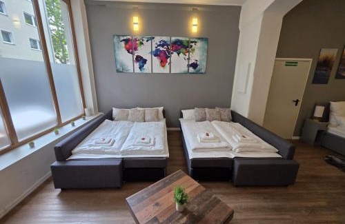 Nippes Apartment | Big, comfortable, 11min Central Station, 14 people