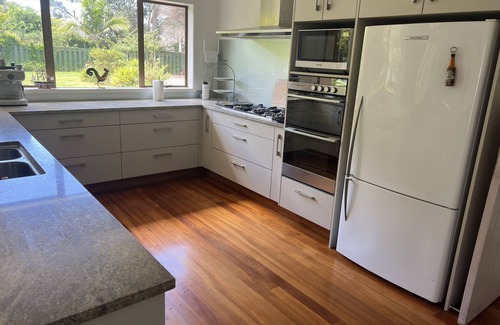 Manly House | Big Comfy Bachn200m wander to BeachnWifi nNetflixnBring your friends & your dog