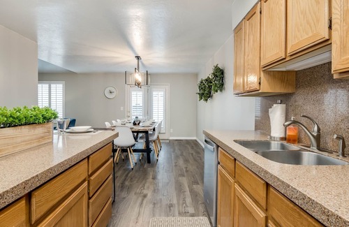 Cottonwood Heights House | Big Cottonwood Mtn Location! Billiards * Ping Pong * Park * Tennis