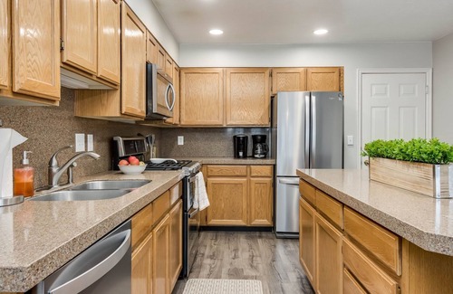 Cottonwood Heights House | Big Cottonwood Mtn Location! Billiards * Ping Pong * Park * Tennis