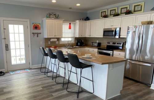 North Topsail Beach House | Big discount last week left! Get it before it goes!Oceanfront,Pool and hot tub!