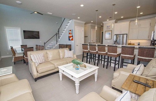 Gulf Shores House | Big Easy 6 bedroom Beachfront House Gulf Shores Sleeps 18 by Prickett Properties