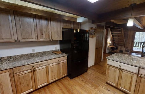 Red River Cabin | Big Elk Horn on the River - Upper Valley - Pet Friendly