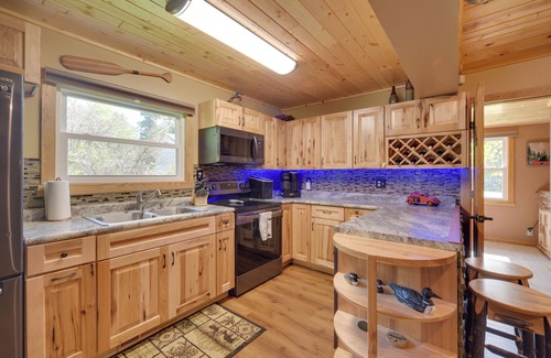 Rice Lake House | 'Big Fish Bay Hideaway' - Rice Lake Home w/Dock!